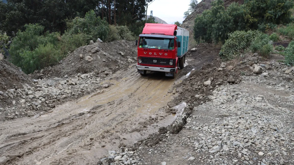 Rutas Andinas en agonía: Lluvias desatan derrumbes y ABC mira de lado
