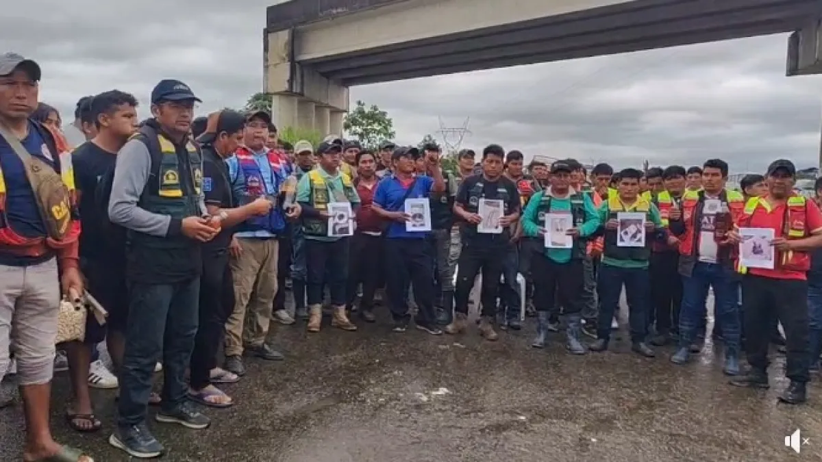 Bloqueo indefinido tras ausencia total de autoridades estatales en reuniones convocados por el transporte