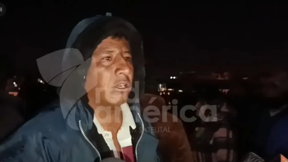 ¡"Estaban robando al pueblo"! "El avión salía con nuestro dinero a Santa Cruz ¡y el gobierno miente!"