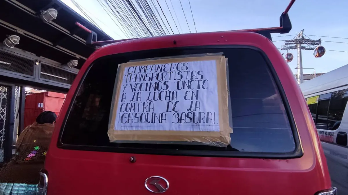 Transportistas de El Alto: "Rodrigo Paz, te vamos a votar de la presidencia" por gasolina basura