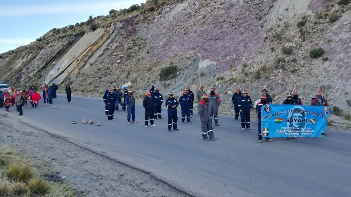Mineros en pie de lucha en La Cumbre: “Hasta que renuncie Paz”